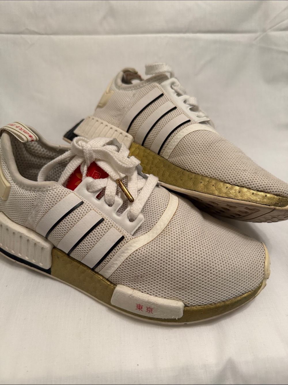 adidas Women White and Gold Casual Sneakers with Black Stripes